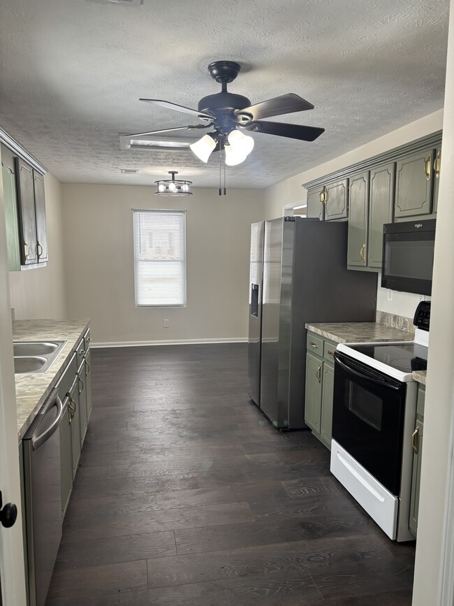 Building Photo - 203 Cypress St