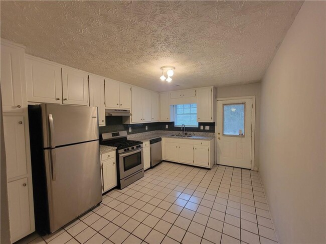 Building Photo - 6286 Love St