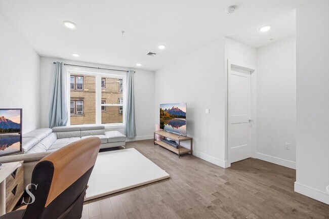 Building Photo - 6401 Park Ave