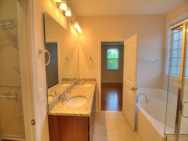 Building Photo - Charming 4-Bed, 3-Bath Home for Rent in Ru...