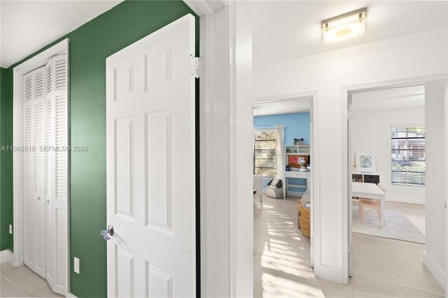 Building Photo - 17341 SW 74th Ave