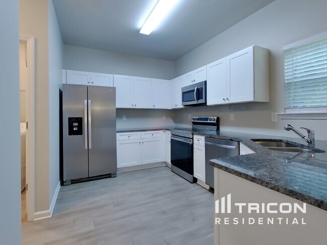 Building Photo - 52 Carriage Hls Dr SE