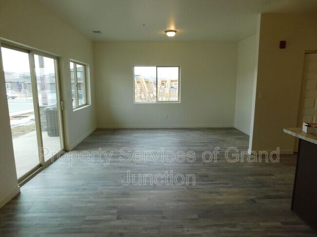 Building Photo - 658 Brookwillow Loop