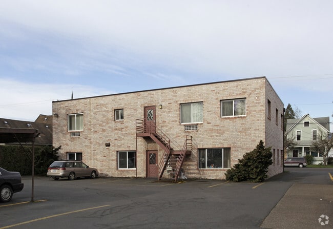 Building Photo - Fuiten's Campus view apartments