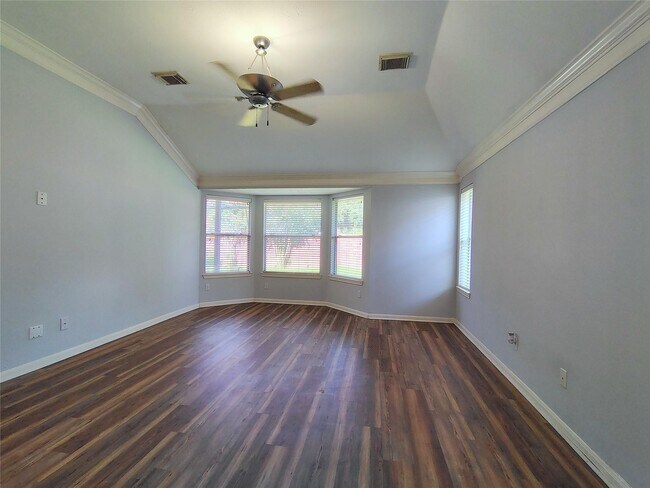 Building Photo - 818 Presley Way