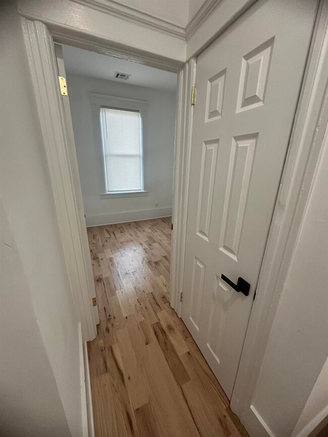 Building Photo - 38 Gates Ave