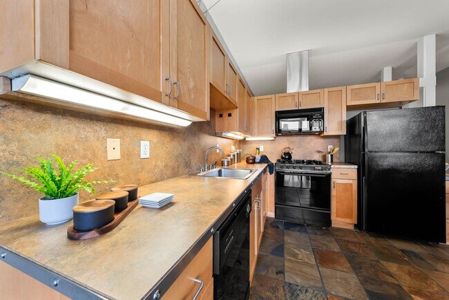 Building Photo - 1Bd/1Ba Seattle Condo