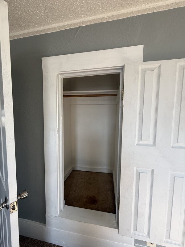 Building Photo - 1321 Army Post Rd