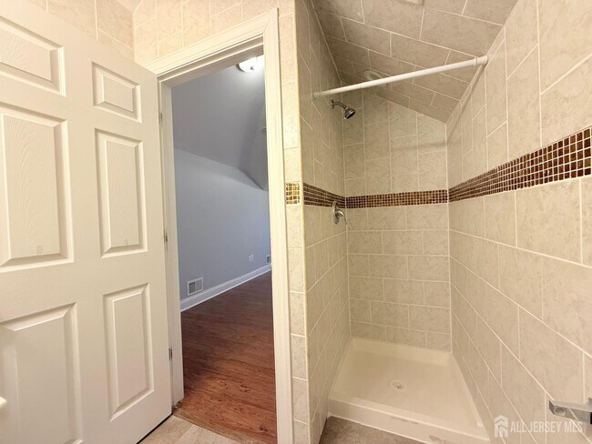 Building Photo - 664 Amboy Ave