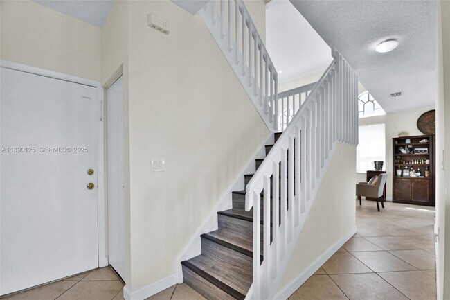 Building Photo - 8713 NW 6th Ct