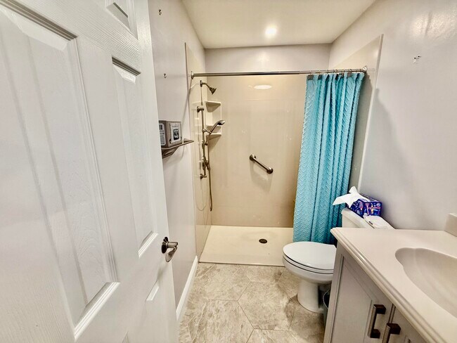 Building Photo - 916 Savannas Point Dr