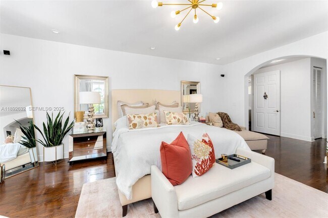 Building Photo - 2143 N Bay Rd