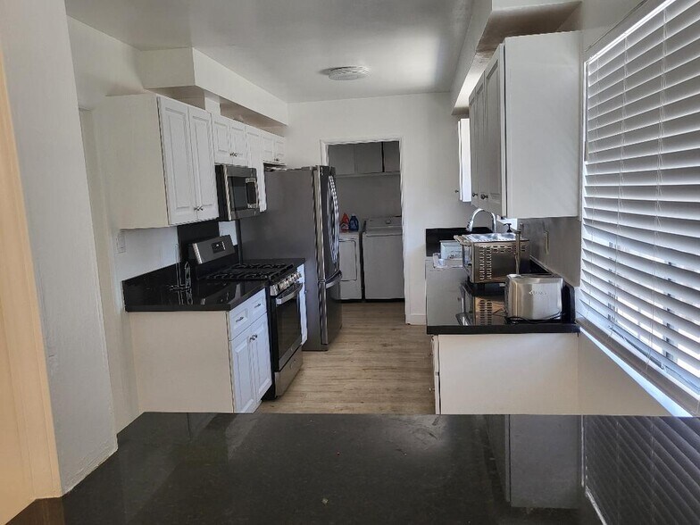 Building Photo - 8856 Casaba Ave