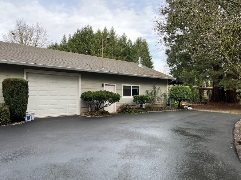 Building Photo - 29410 NE Wilsonville Rd