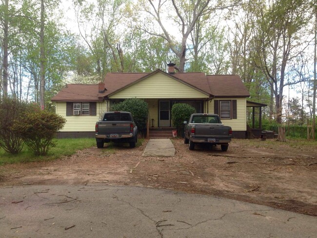 Primary Photo - 3 bedroom, 1 Bathroom Home in Clemson, SC