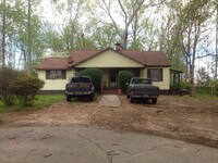 Building Photo - 3 bedroom, 1 Bathroom Home in Clemson, SC