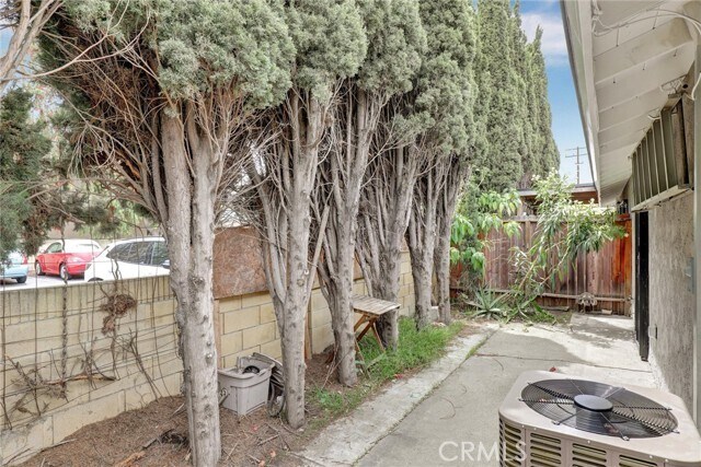 Building Photo - 402 E Glendale Dr