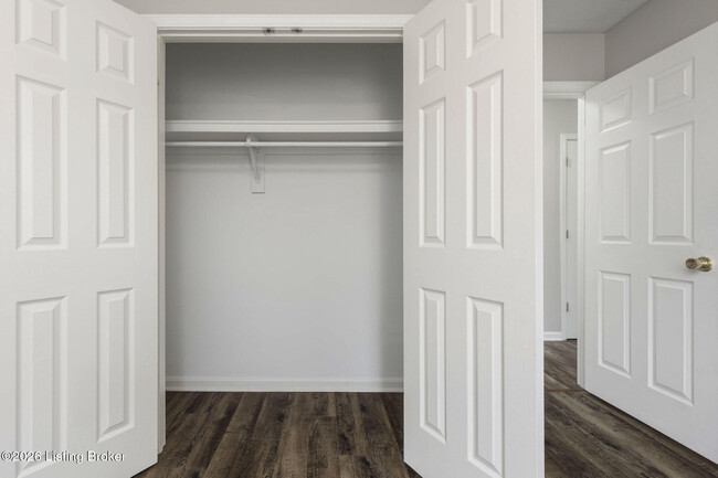 Building Photo - 8815 Woodpointe Blvd