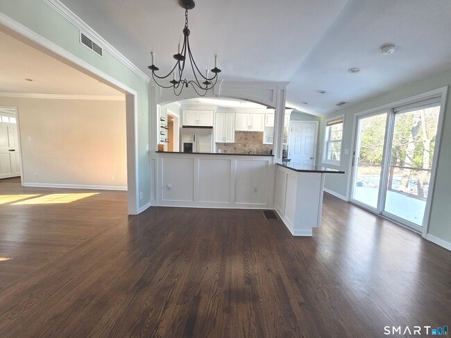 Building Photo - 51 Glendale Rd