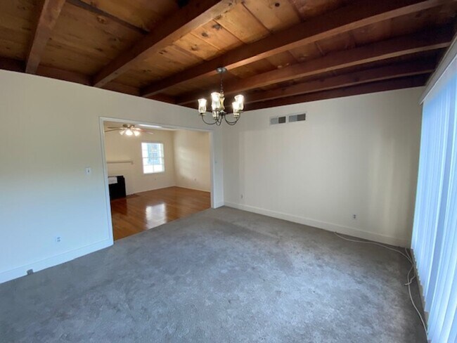 Building Photo - 916 Lighthouse Ave