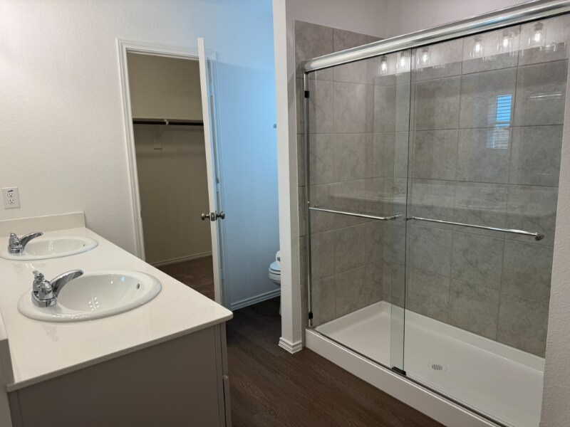 Building Photo - 16113 Isles Dr