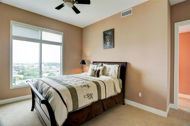 Building Photo - 500 Seawall Blvd