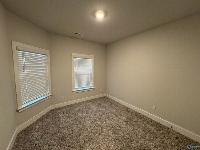 Building Photo - 12631 Whitcomb Cir