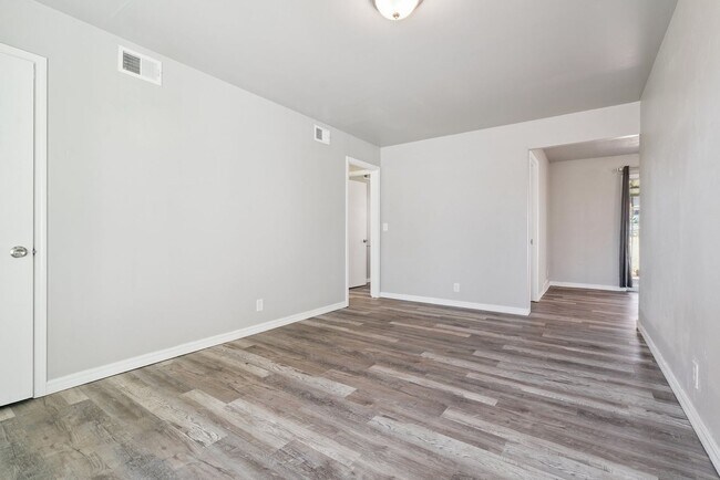 Building Photo - 713 NE 79th Pl