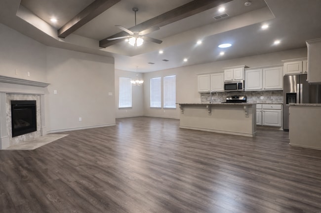 Building Photo - Natural Light Meets Modern Comfort | 3/2 In North Lubbock