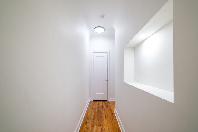 Building Photo - 1451 Ridgeley Dr