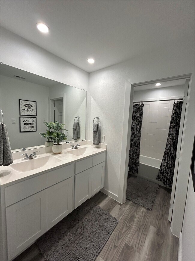 Building Photo - 10414 Belmont Orchard Trl