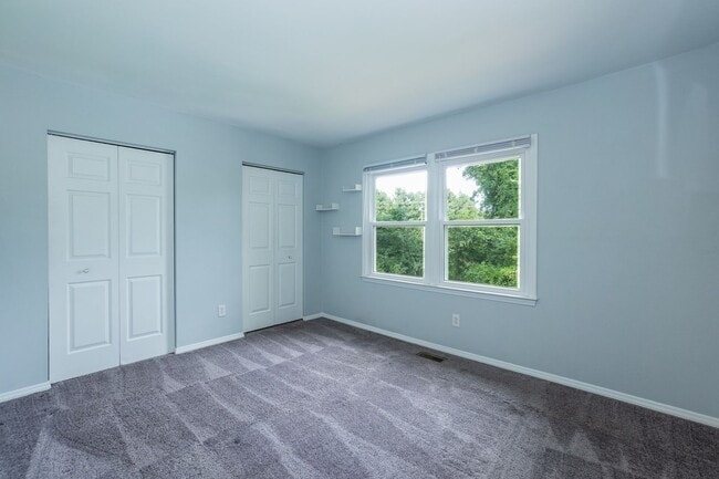 Building Photo - 3 Bedroom Townhouse Near Downtown Durham