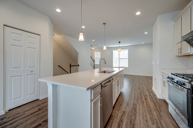 Building Photo - 4138 Irving Rd