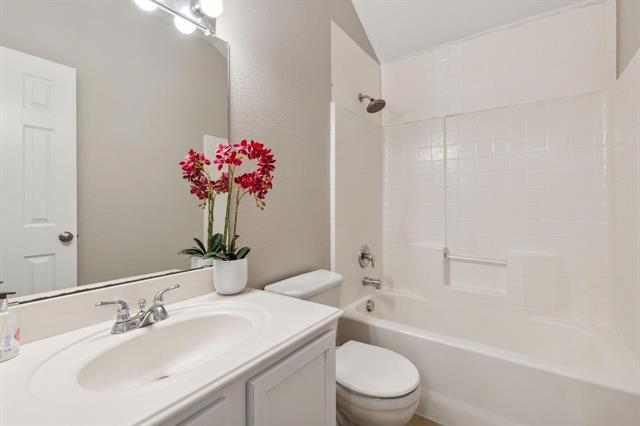 Building Photo - 4401 Sycamore Rd