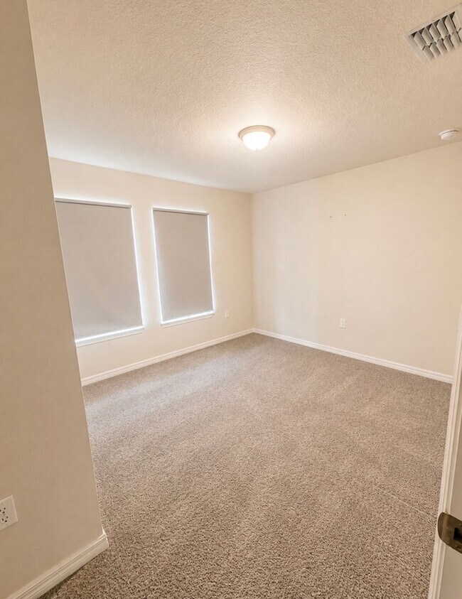 Building Photo - Spacious 4-Bedroom Home for Rent in Palm Bay!
