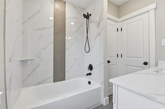 Building Photo - 4610 Providence St