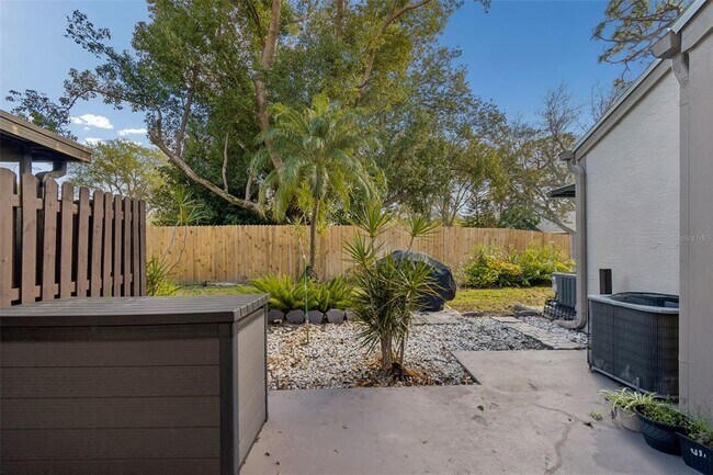 Building Photo - 607 Bough Ave