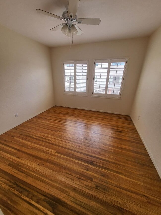 Building Photo - Quaint and Cozy 1x1 apartment in the historic Old Town