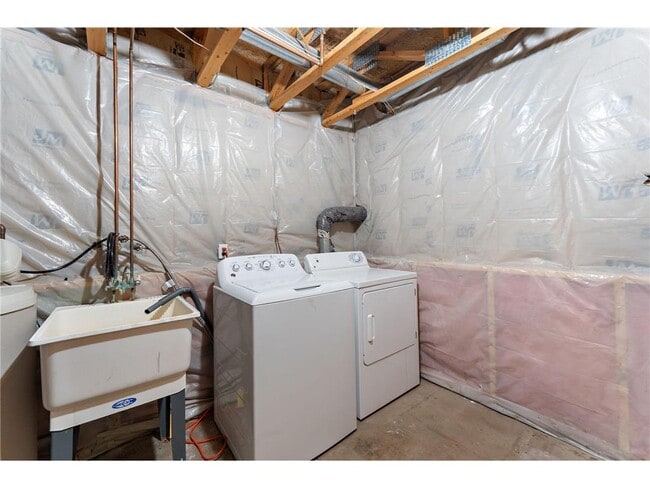 Building Photo - 5785 Yucca Ln N