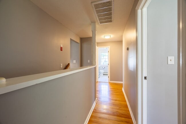 Building Photo - Charming 3-Bedroom Home in a Peaceful Neig...