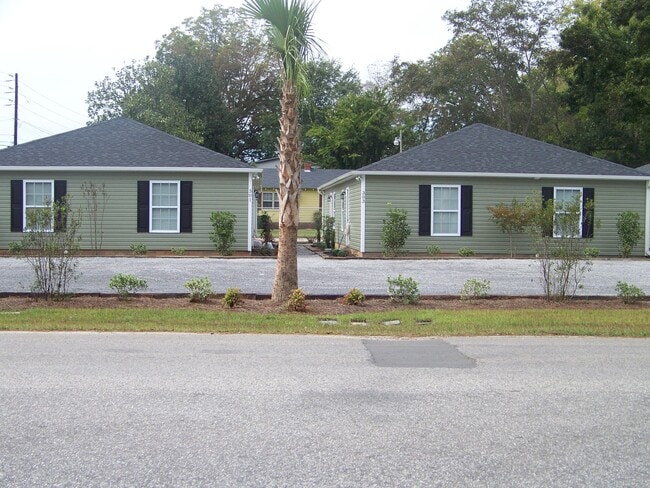 Primary Photo - 301 N Alexander St