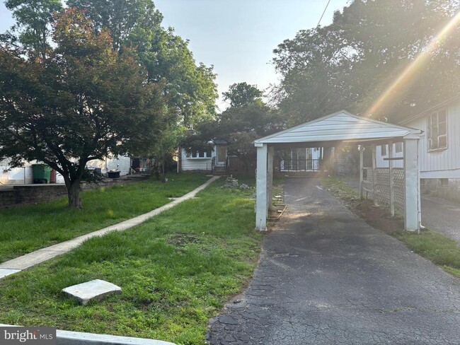 Building Photo - 80 Balignac Ave
