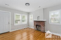 Building Photo - 405 N Hillside St