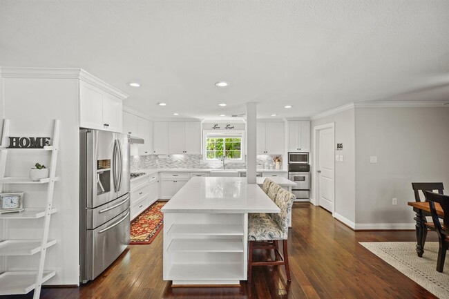 Building Photo - 4943 Cheena Dr