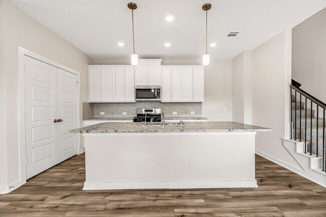 Building Photo - 17925 Canopy Trce Ct
