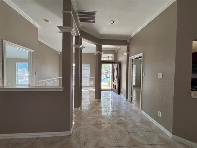 Building Photo - 3136 Delaford Dr