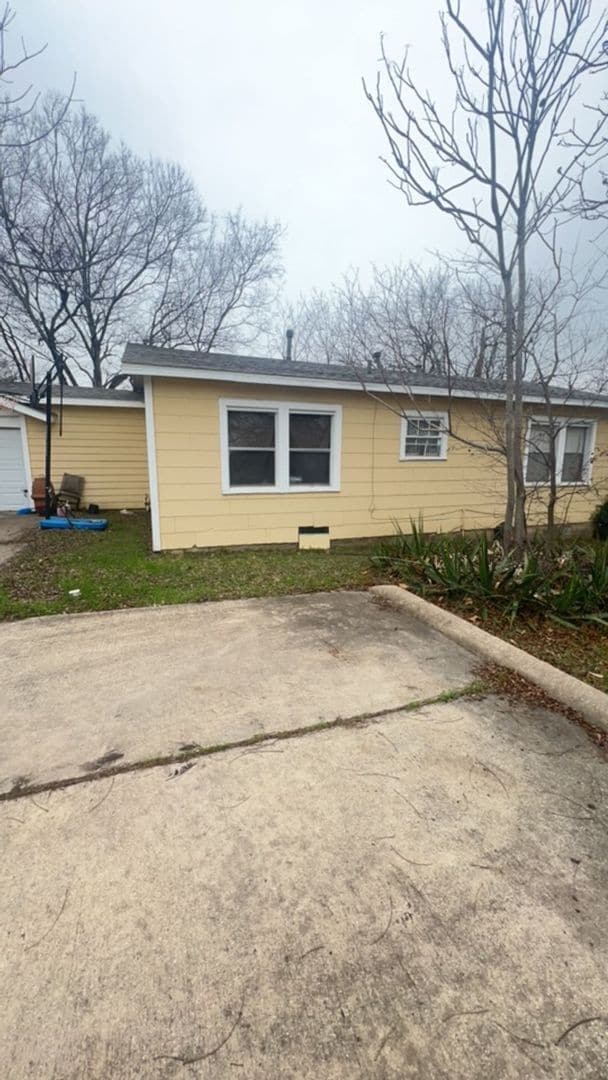 Building Photo - Great 2 Bed Home