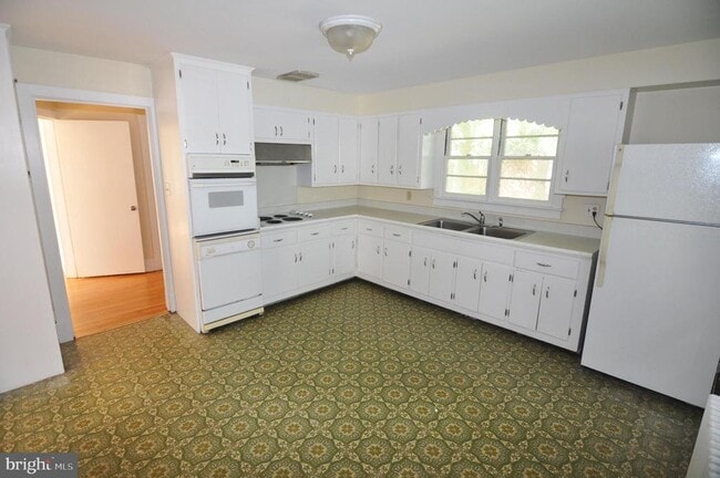 Building Photo - 204 Bellview Ave