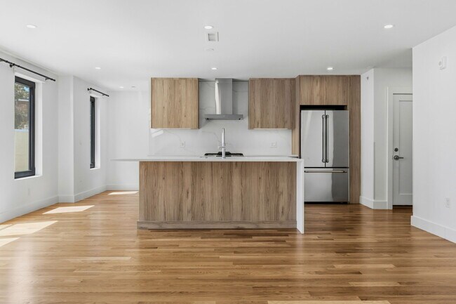 Building Photo - 6 Devine Wy