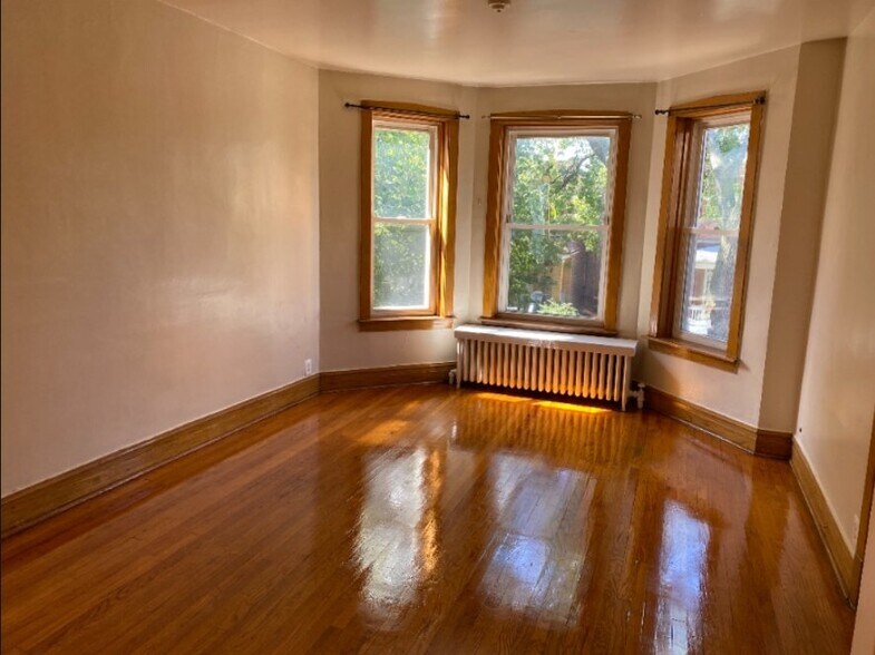 Building Photo - 5939 S Maplewood Ave